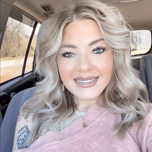 Meet your Posher, Whitney